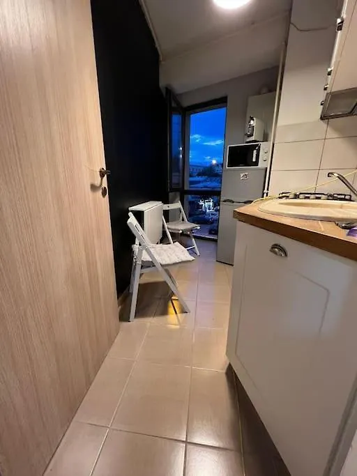 Studio Downtown Apartment Bucharest Romania